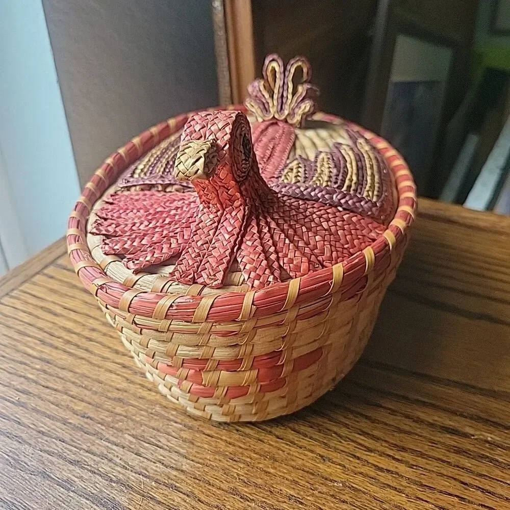 Vintage Rooster Chicken Turkey Bird Woven Wicker Basket with lid on a nest 8x6x4